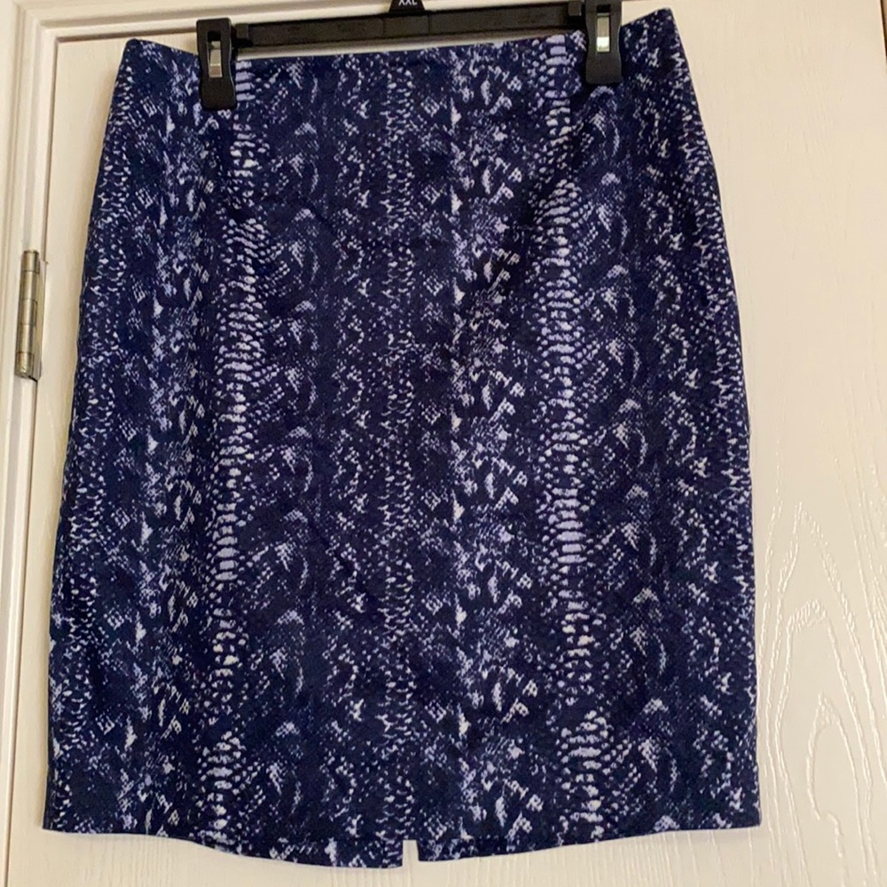 Tahari Blue snakeskin pattern Midi skirt size 10